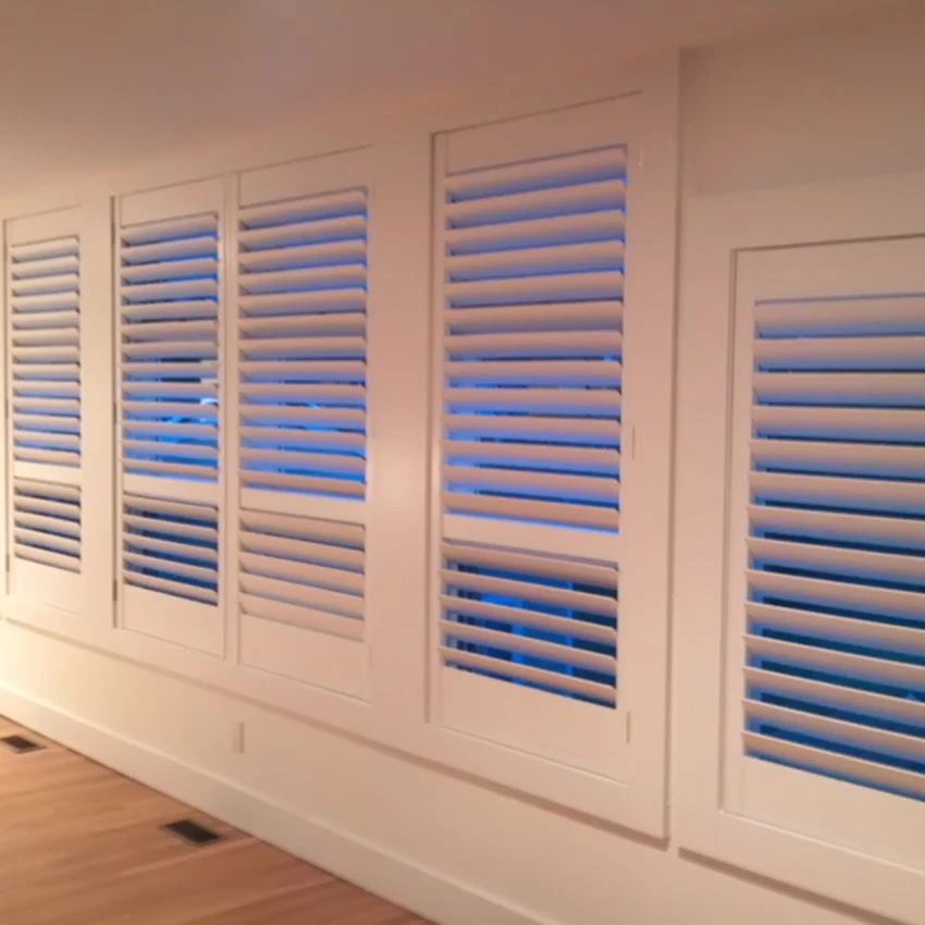 Aluminum Louvers door Aluminum Louvers door